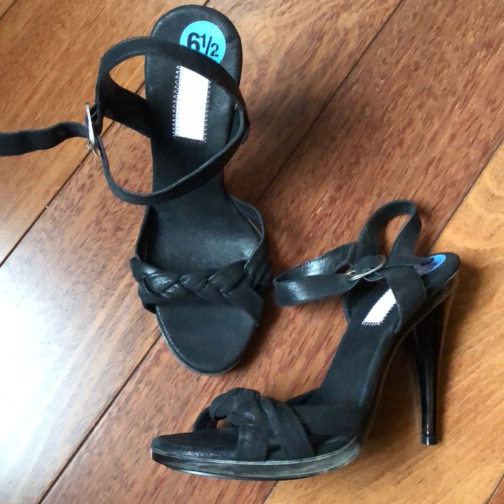 NWOT J.Lo Strappy Heels